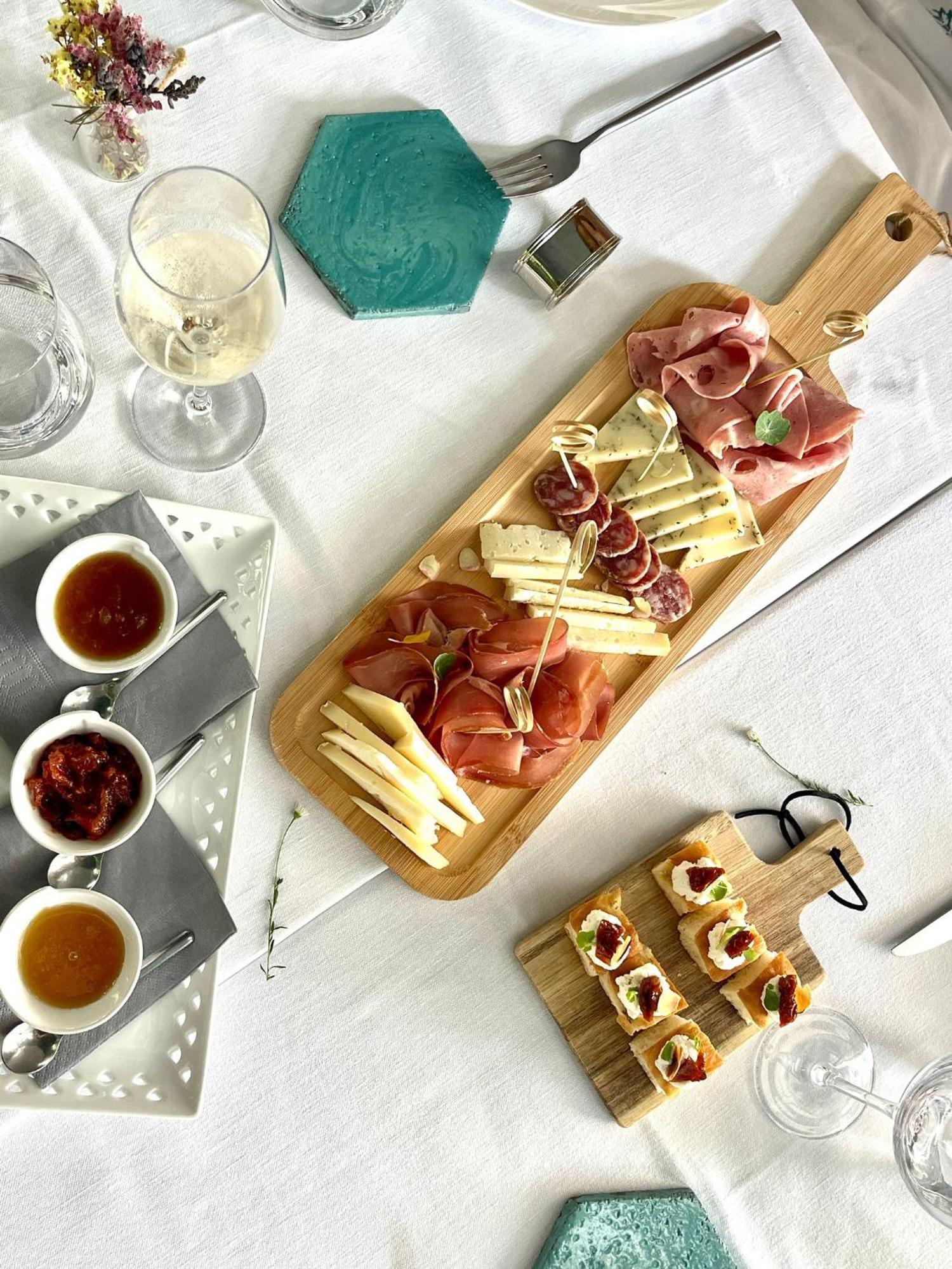 Domia Boutique Hotel E Cucina モンデッロ エクステリア 写真